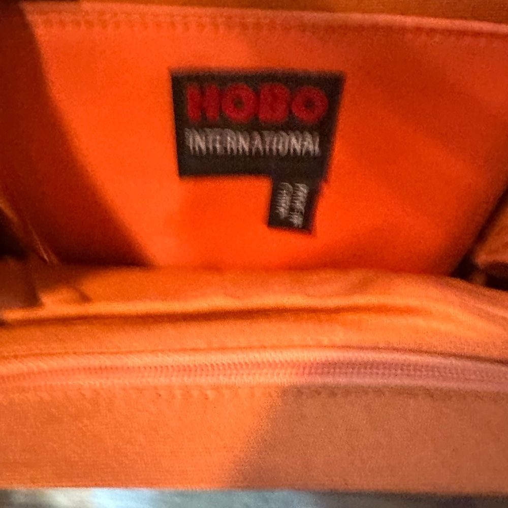 Elegant Red Leather Handbag. Used condition - Picture 3 of 14